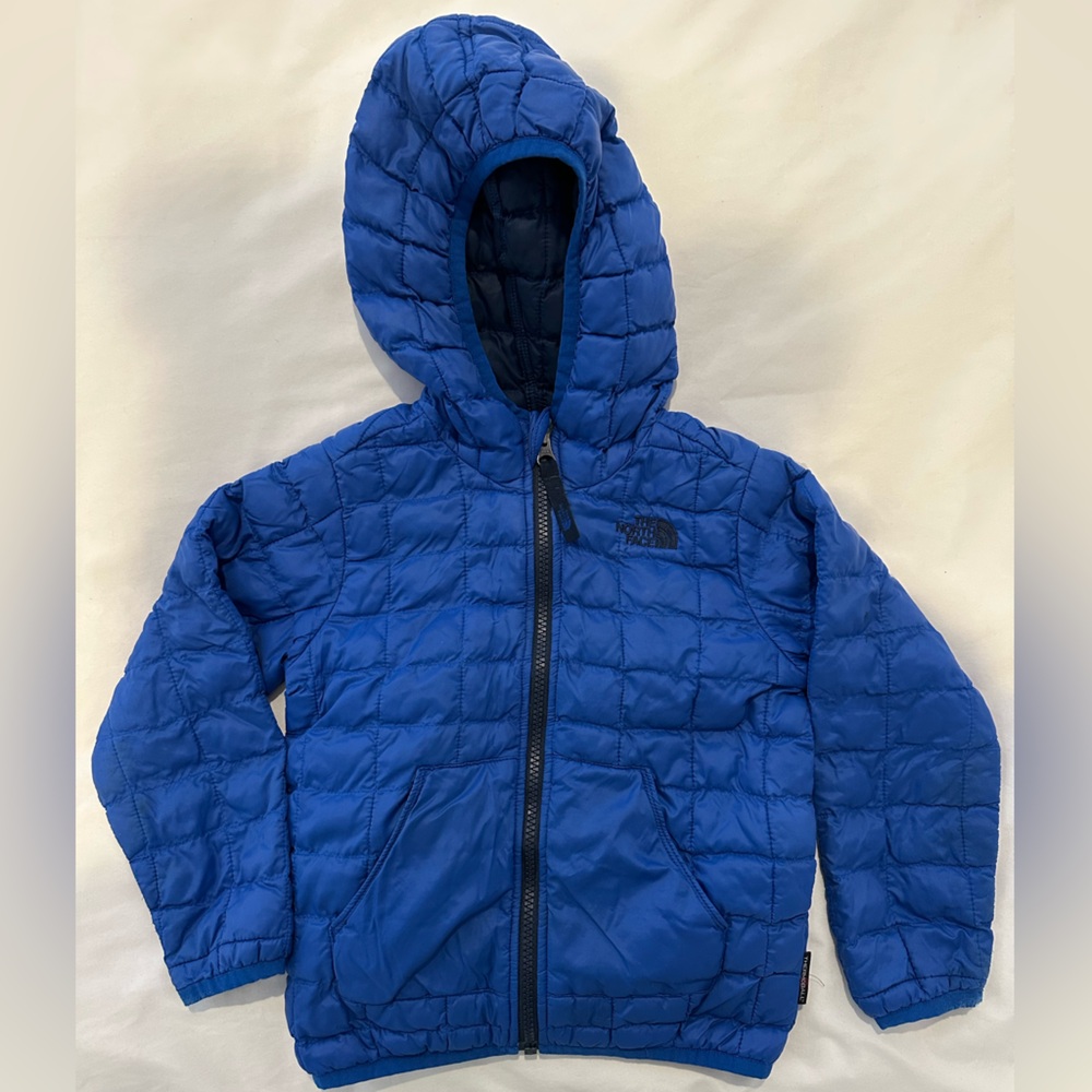 North face jacket in blue size 4T